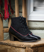 Klara støvel m/ rød kant